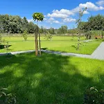 - Slone شقة